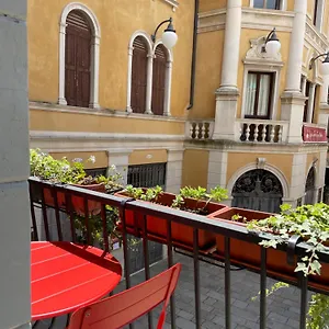 https://appartamento-al-malibran.hotelinveneto.com